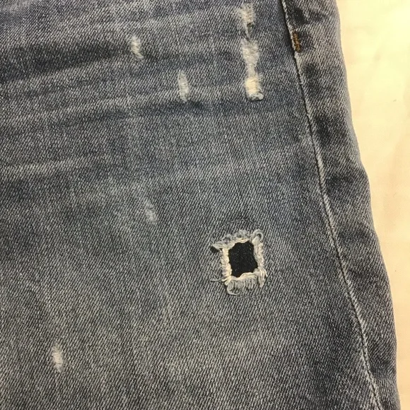 J.Crew Broken In Boyfriend Denim Jean Shorts Medium Wash, Size 30 - Picture 3 of 12